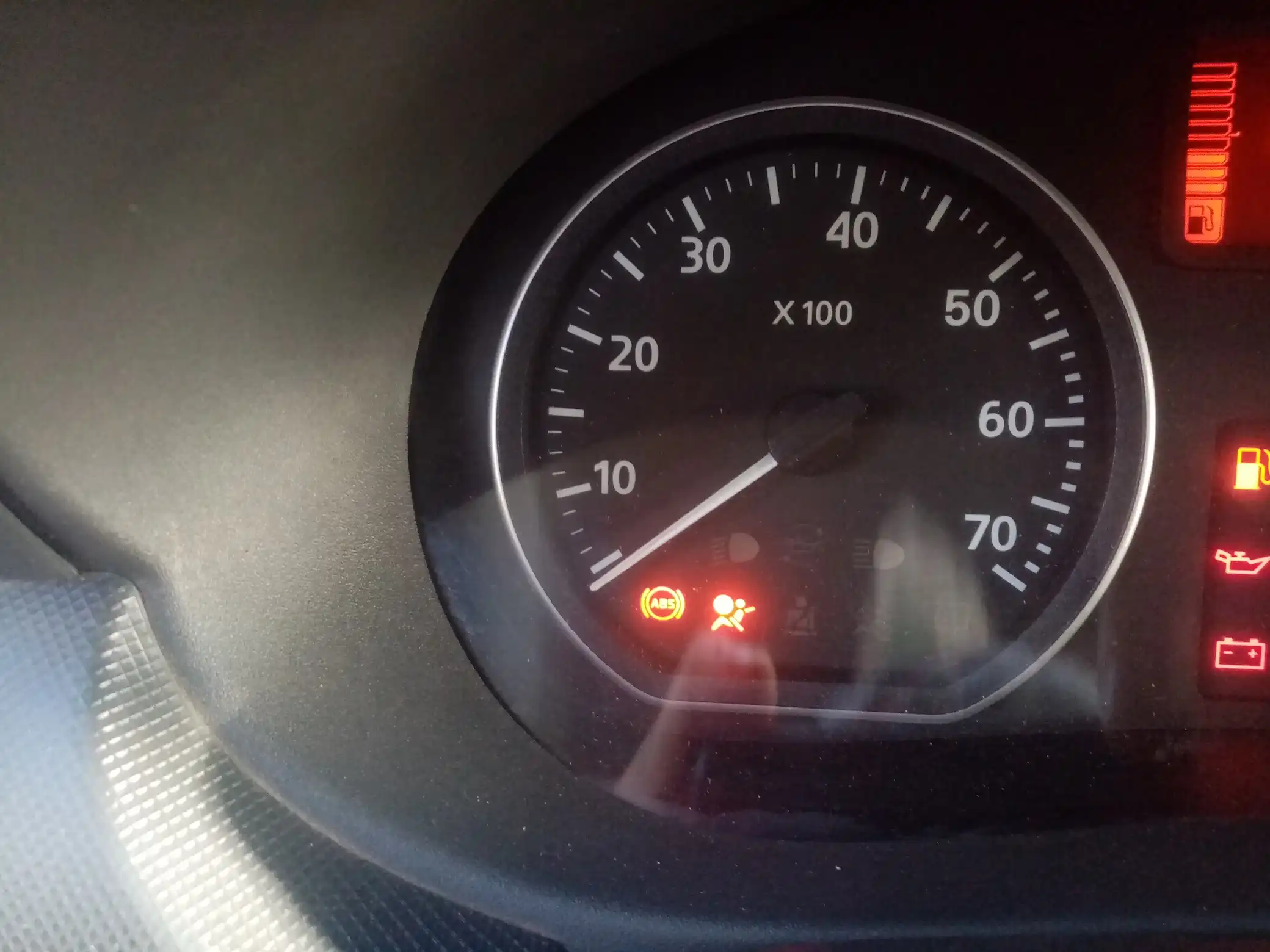 Why Is My Check Engine Light On? (Causes, Fixes & Expert Tips) 3 Why Is My Check Engine Light On