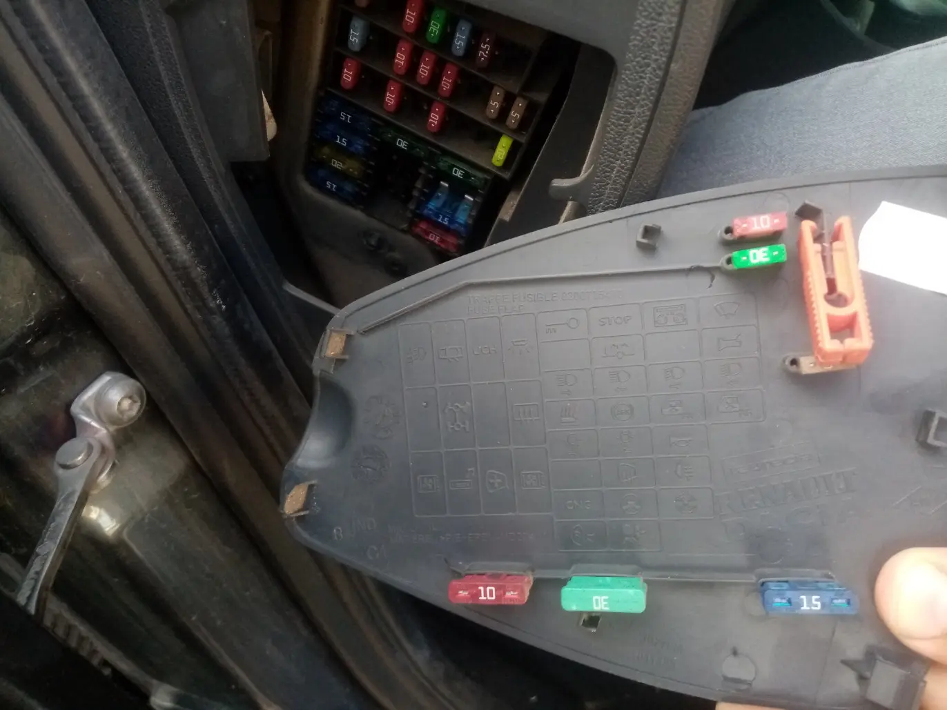 How to Fix a Blown Fuse in a Car: A Complete Guide